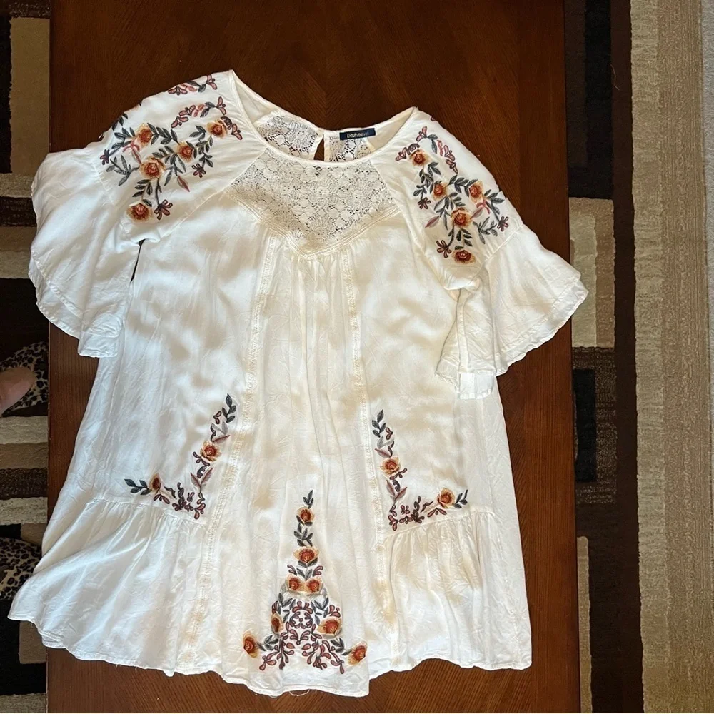 Blu Heaven (By UmGree) Floral Embroidered Crochet Mini Dress. Size: Small. - Picture 2 of 12